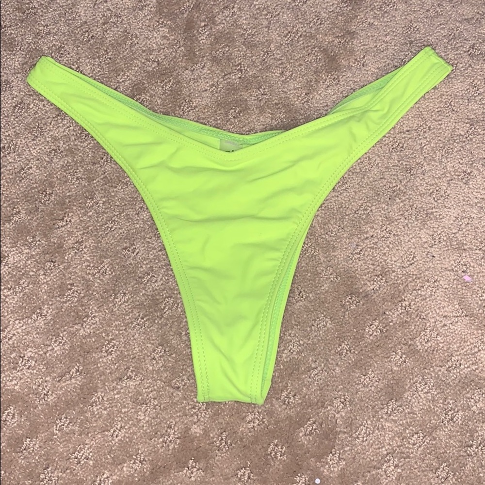 size medium shein bikini bottoms
